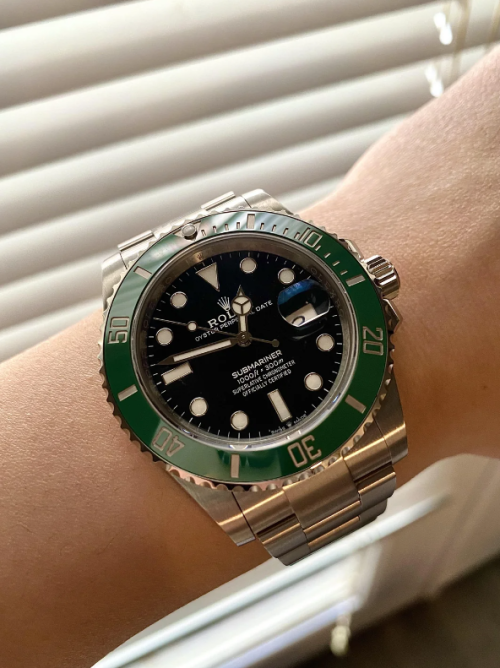 신형 서브마리너 스타벅스 검판 41mm 126610LV.png