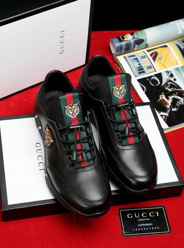 GUCCI 구찌 타이거자수 스니커즈