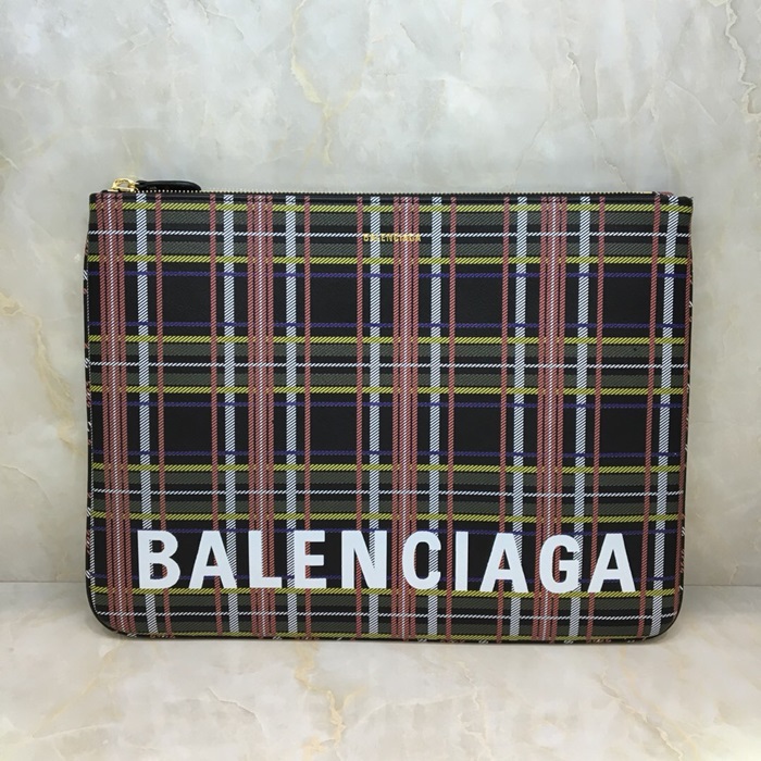 BALENCIAGA 발렌시아가 2020 남여공용 레더 클러치백,BGB0467,34CM,블랙