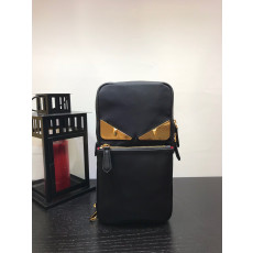 FENDI 펜디 2020 남여공용 백버그 체스트백 금장,은장