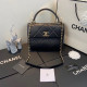 CHANEL 샤넬 트렌디CC 핸들 플랩백 A92236-12 램스킨 금장
