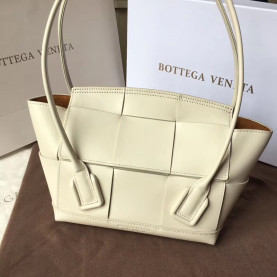 BOTTEGA VENETA 보테가 베네타 아르코 백 (프리미엄 제품)