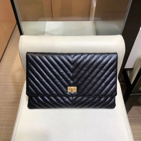 CHANEL 샤넬 18신상 쉐브론 V 클러치 BAG AS20031
