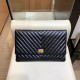 CHANEL 샤넬 18신상 쉐브론 V 클러치 BAG AS20031