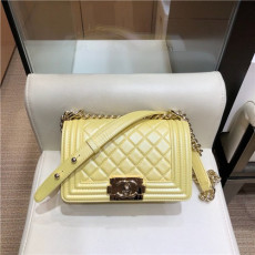 CHANEL 샤넬 보이백 20CM 신상 AS35588