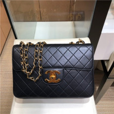 CHANEL 샤넬 빈티지 킹사이즈 로고백 A088 신상