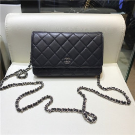 CHANEL 샤넬 WOC 램스킨 A33813신상