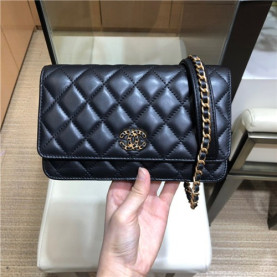 CHANEL 샤넬 WOC 19CM  AS86062