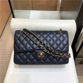 CHANEL 샤넬 캐비어 금장 숄더백 25CM 1112신상