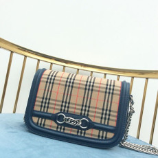 BURBERRY 버버리 체인숄더백 신상 B90009