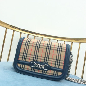 BURBERRY 버버리 체인숄더백 신상 B90009