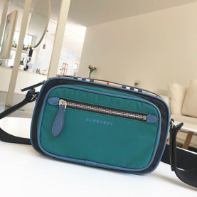 BURBERRY 버버리 카메라백  봄신상 B80581