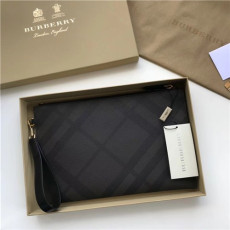 BURBERRY 버버리 클러치 B2010 신상
