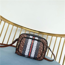 BURBERRY 버버리 TB 카메라백 B5089 신상