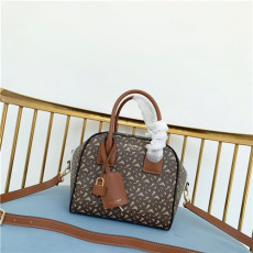 BURBERRY 버버리 큐브백 B5065-1 신상