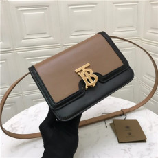 BURBERRY 버버리 체인 숄더백 B770150-3 신상
