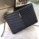 SAINT LAURENT 생로랑 클러치 금장 Y12004
