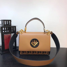 FENDI 펜디 신상 칸아이백 26CM F15800