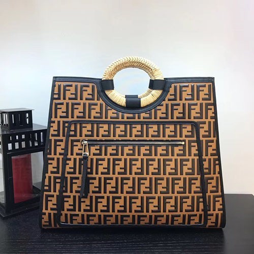 FENDI 펜디 신상 쇼퍼백 44CM F36590