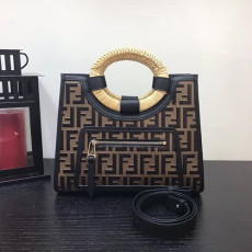 FENDI 펜디 신상 쇼퍼백 28CM F100323