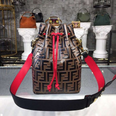 FENDI 펜디 몽트레저 버킷백 봄신상 F30699