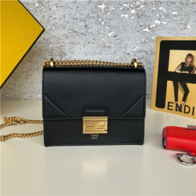 FENDI 펜디 KAN U MINI 숄더백 F8827 신상