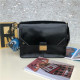FENDI 펜디 KAN U  숄더백 F9991-1 신상