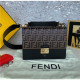 FENDI 펜디 KAN U 숄더백 25CM F5828 신상