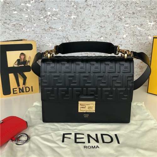FENDI 펜디 KAN U 숄더백 25CM F5828 신상