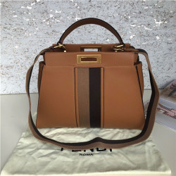 FENDI 펜디 피카푸 아이코닉 F8862 신상