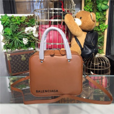 BALENCIAGA 발렌시아가 토트&크로스백 신상