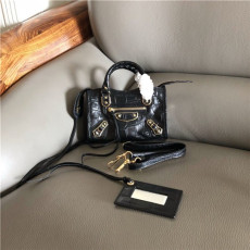 BALENCIAGA 발렌시아가 모터백 나노 18CM  악어무늬 B36441-1 신상
