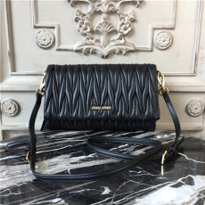 MIUMIU 미우미우 숄더백 5BH080-2 2020/신상