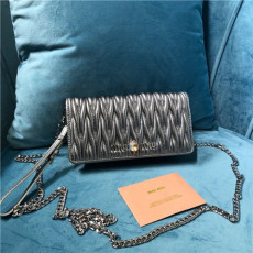 MIUMIU 미우미우 체인숄더백 5ZH029-2 2020/신상