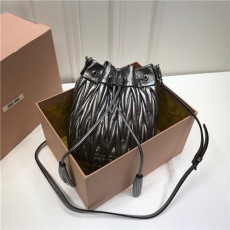 MIUMIU 미우미우 버킷백 5BE014-1 2020/신상