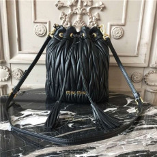 MIUMIU 미우미우 버킷백 5BE014-2 2020/신상