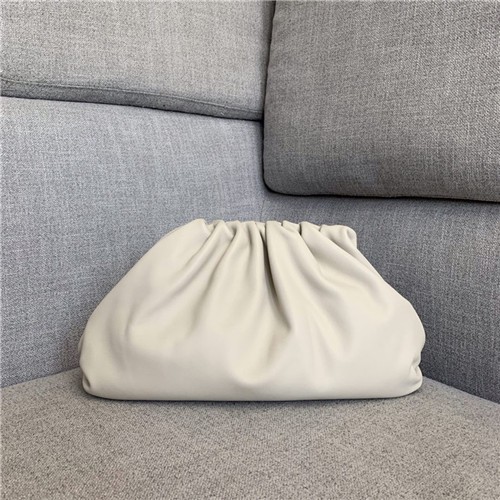 BOTTEGA VENETA 보테가베네타 버터카프 파우치백 라지 576227 신상