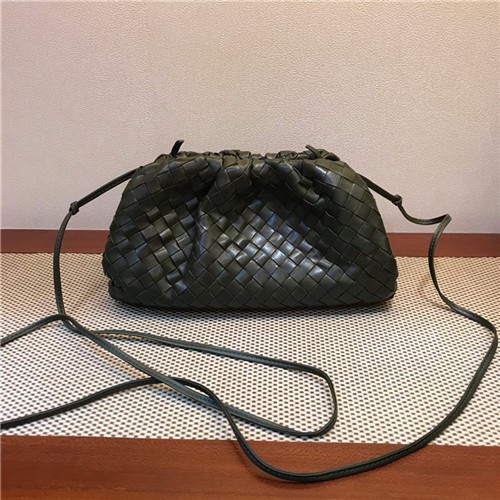 BOTTEGA VENETA 보테가베네타 버터카프 더  파우치백 BV2300 신상