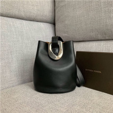 BOTTEGA VENETA 보테가베네타 숄더백 BV22230 2020/신상