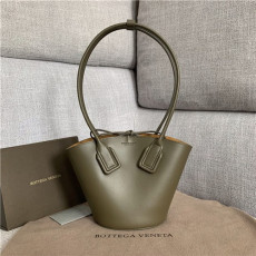 BOTTEGA VENETA 보테가베네타 바스켓 미니 토트백 87105-4신상