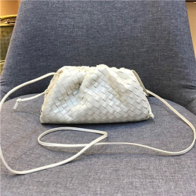 BOTTEGA VENETA 보테가베네타 버터카프 더 파우치백 BV2300-3 신상
