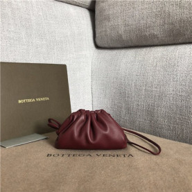 BOTTEGA VENETA 보테가베네타 버터카프 미니 파우치백  585855-2 신상