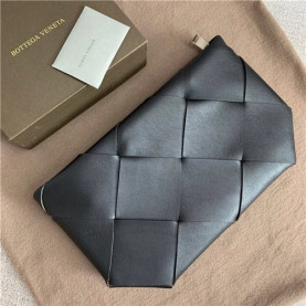 BOTTEGA VENETA 보테가베네타 남성용 클러치 B7557-1 신상