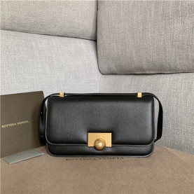 BOTTEGA VENETA 보테가베네타 RONDE 숄더백 B4000-1신상