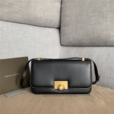 BOTTEGA VENETA 보테가베네타 RONDE 숄더백 B4000-3 신상