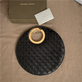 BOTTEGA VENETA 보테가베네타 림 클러치 B590061-1 /신상