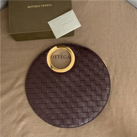 BOTTEGA VENETA 보테가베네타 림 클러치 B590061-2신상