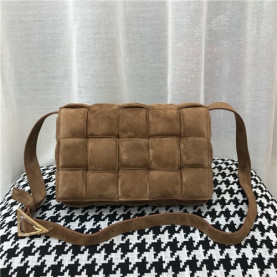 BOTTEGA VENETA 보테가베네타 카세트백  B0106-2 신상