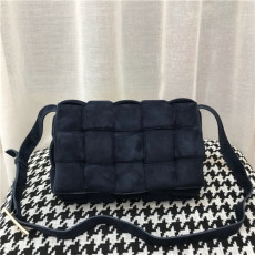 BOTTEGA VENETA 보테가베네타 카세트백  B0106-3 신상