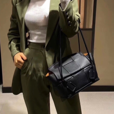 BOTTEGA VENETA 보테가베네타 아르코 580726 신상